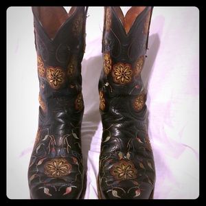 1883 Beautiful Black Floral real deal cowboy boots